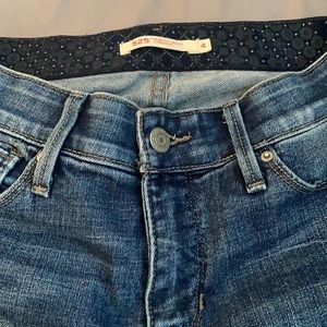 levi’s 525 perfect waist straight jeans 🌿